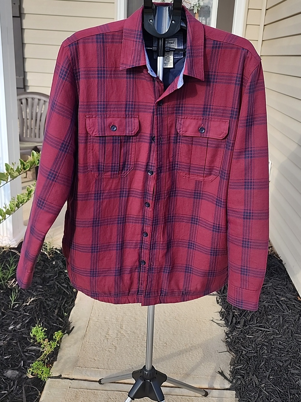 L.L. Bean Mens Shacket Jacket Red Plaid Size Medium Regular Navy Quilted Lining